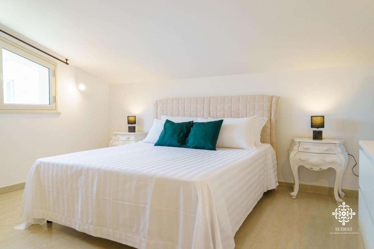 Villa Vittoria - Waterfront House Augusta Ngoại thất bức ảnh