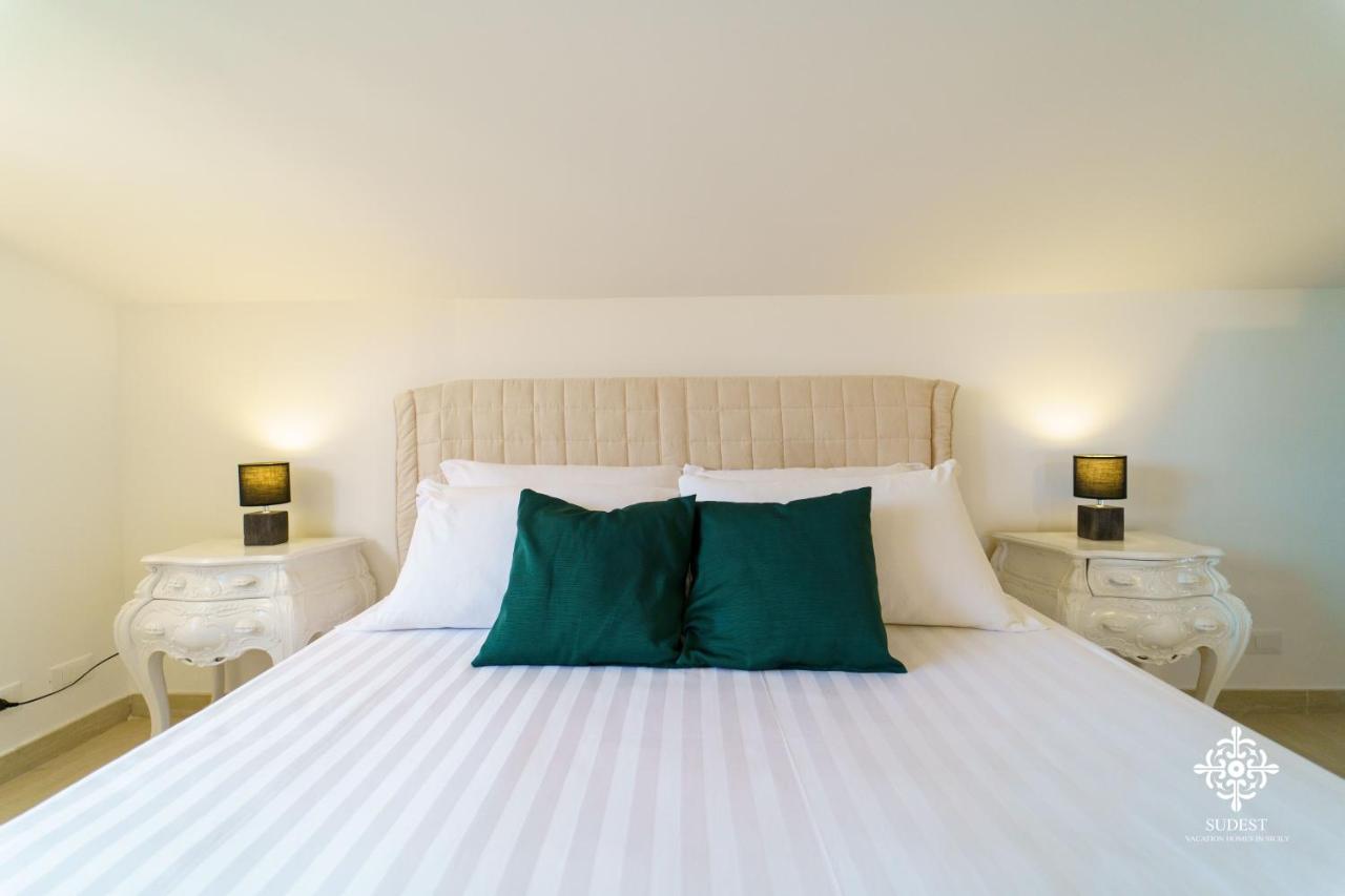 Villa Vittoria - Waterfront House Augusta Ngoại thất bức ảnh