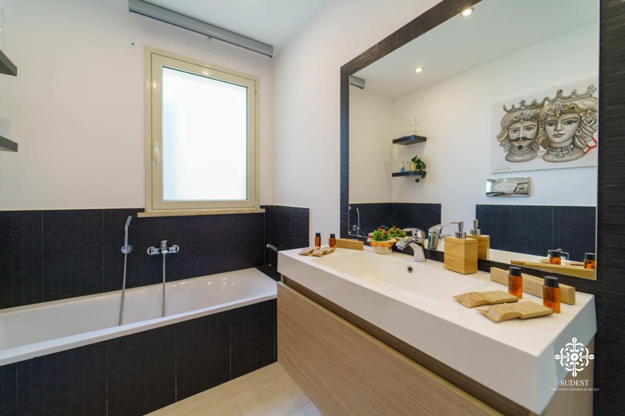 Villa Vittoria - Waterfront House Augusta Ngoại thất bức ảnh